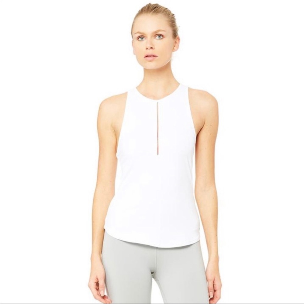 ALO YOGA HEART-CENTER FITTED white TANK
